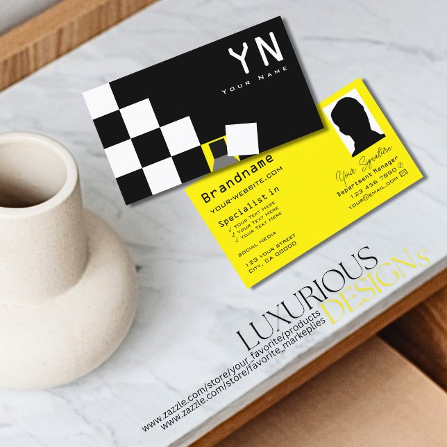 Schwarz-weiß Gelb mit Monogramm und Foto geprüft Visitenkarte (Von Creator hochgeladen)