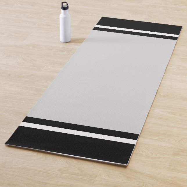 Schwarz/Weiß gestreift auf leicht silbergrau Yogamatte (Beispiel)