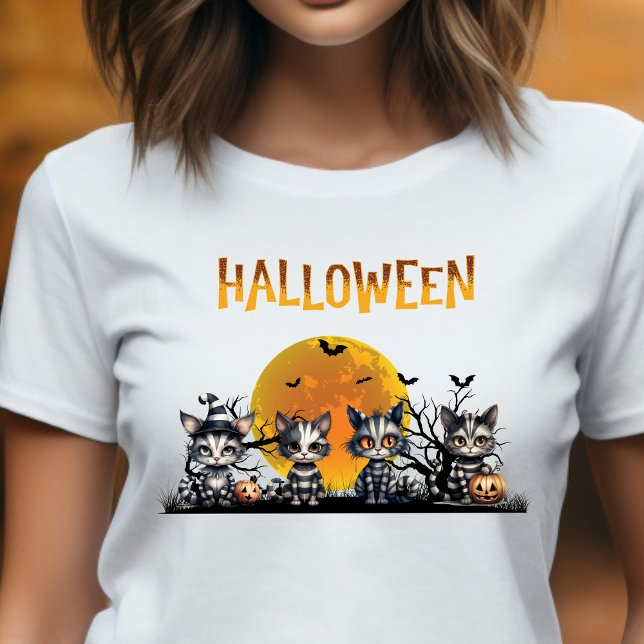 Schwarz-weiß gestreiftes Halloween Niedliche Geist T-Shirt (Von Creator hochgeladen)