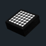 Schwarz-Weiß Gingham-Muster Geschenkbox<br><div class="desc">Schwarze, weiße und graue Quadrate bilden einen fett kontrollierten karierten. Das schwarz-weiße Gingham-Muster wurde von Grund auf erstellt. Das Weiß ist transparent, sodass Sie es ändern können, wenn Sie möchten. Klicken Sie einfach auf den Knopf "Anpassen" und wählen Sie dann in der Sidebar die Option "Printed Background Color" aus. Wenn...</div>