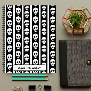 Schwarz-Weiß-Halloween-Skull-Muster Monogramm Notizbuch