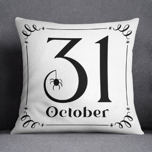Schwarz-Weiß-Halloween-Typografie am 31. Oktober Kissen
