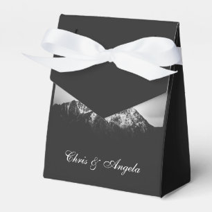 Schwarz-Weiß-Hochzeit unter den Bergen Geschenkschachtel