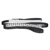 Schwarz-Weiß-Hund-Paw-Druck