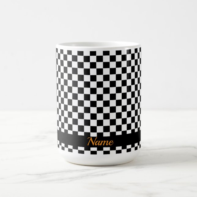 Schwarz-weiß karierter Teebecher mit Namen  Kaffeetasse (Mittel)