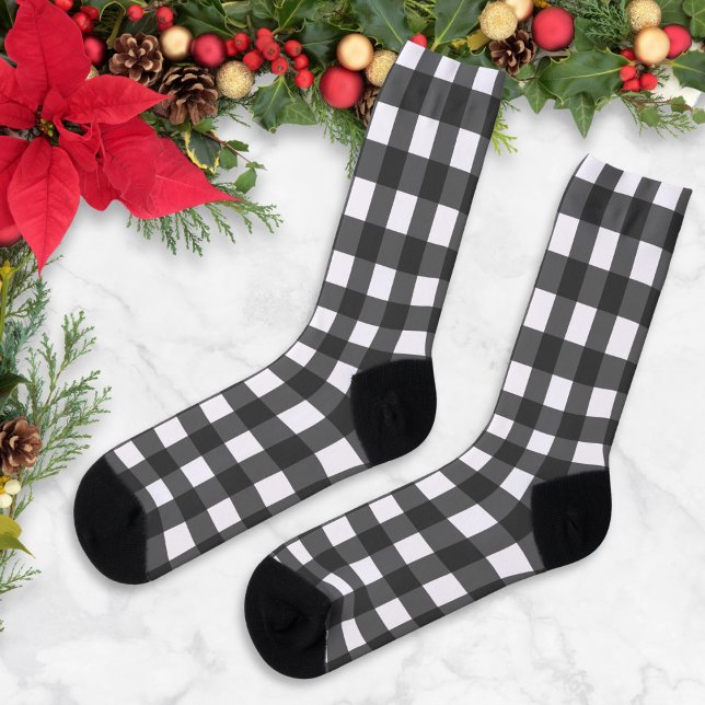 Schwarz-weiß kariertes Büffel-Karo-Muster Socken (Black and white, buffalo check socks for the festive season, in classic rustic country style)