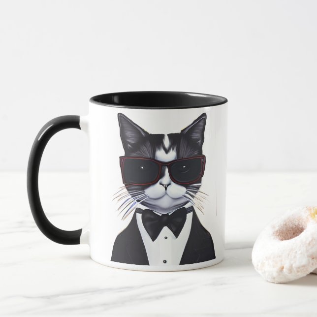 Schwarz-Weiß-Katze in einer Tuxedo- und Bow-Krawat Tasse (Mit Donut)