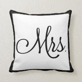 Schwarz-Weiß-Kissen "Mrs.", hinten personalisiert Kissen