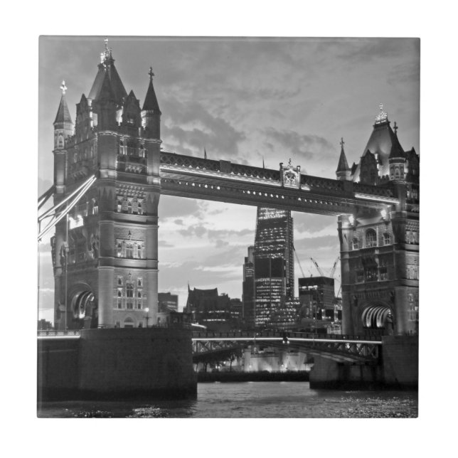 Schwarz-weiß London Tower Bridge UK Travel Fliese (Vorderseite)