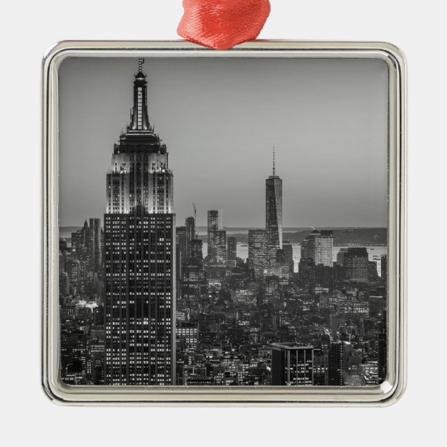 Schwarz-Weiß-Luftbild New Yorks Nacht Silbernes Ornament (Vorne)