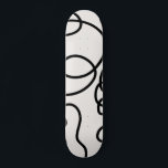 Schwarz-Weiß-Minimal-Linie Pinselstriche Skateboard<br><div class="desc">Mitte Jahrhundert Moderne Abstrakte Pinselstriche - Minimale Linie - cremeweißer Hintergrund mit schwarzen Minimallinien.</div>
