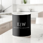 Schwarz-Weiß-Minimalistisch-Modern-Monogramm Kaffeetasse<br><div class="desc">Die Minimalistische Monogram Kollektion Schwarz/Weiß: Einfache Einfachheit und Eleganz in unseren minimalistischen Designs, die so gestaltet sind, dass sie Ihren Stil mühelos erweitern. Diese Kollektion wurde mit einem scharfen Blick für moderne Ästhetik gestaltet und weist elegante Schwarz-Weiß-Designs auf, die durch personalisierte Monogramme noch verstärkt werden. Von der schicken Schreibwaren bis...</div>