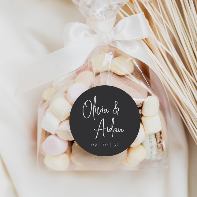 Schwarz-Weiß-Moderne handgeschriebene SkriptWeddin Runder Aufkleber (Von Creator hochgeladen)