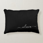 Schwarz-weiß Modernes Minimalistisches Monogramm Dekokissen<br><div class="desc">Die Minimalistische Monogram Kollektion Schwarz/Weiß: Einfache Einfachheit und Eleganz in unseren minimalistischen Designs, die so gestaltet sind, dass sie Ihren Stil mühelos erweitern. Diese Kollektion wurde mit einem scharfen Blick für moderne Ästhetik gestaltet und weist elegante Schwarz-Weiß-Designs auf, die durch personalisierte Monogramme noch verstärkt werden. Von der schicken Schreibwaren bis...</div>