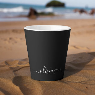 Schwarz-weiß Modernes Minimalistisches Monogramm Milchtasse