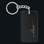 Schwarz-weiß Modernes Minimalistisches Monogramm Schlüsselanhänger<br><div class="desc">Die Minimalistische Monogram Kollektion Schwarz/Weiß: Einfache Einfachheit und Eleganz in unseren minimalistischen Designs, die so gestaltet sind, dass sie Ihren Stil mühelos erweitern. Diese Kollektion wurde mit einem scharfen Blick für moderne Ästhetik gestaltet und weist elegante Schwarz-Weiß-Designs auf, die durch personalisierte Monogramme noch verstärkt werden. Von der schicken Schreibwaren bis...</div>