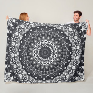 Schwarz-Weiß-Monochromes Mandala-Muster Fleecedecke
