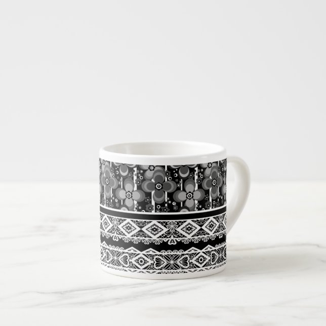 Schwarz-Weiß-Muster mit Spitzen und Patchwork Espressotasse (Vorderseite Rechts)