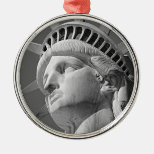 Schwarz-Weiß-Nah-up-Freiheitsstatue Silbernes Ornament