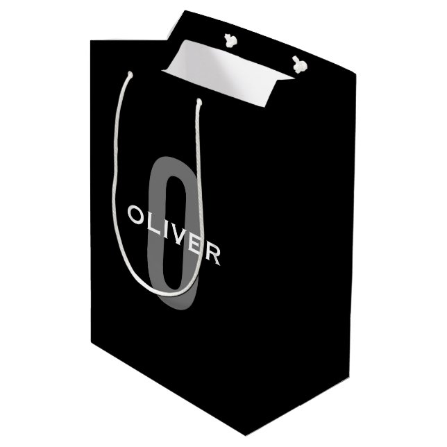 Schwarz-Weiß-Name der personalisierten Monogramm Mittlere Geschenktüte (Rückseite Schrägansicht)