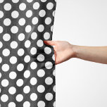 Schwarz-Weiß-Polka-Punkte, Polka-Dot-Muster Schal<br><div class="desc">Niedliches,  lustiges und bezauberndes Polka Punktmuster in Schwarz/Weiß. Modernes und trendiges Geschenk,  perfekt für die polka dots Liebhaber in Ihrem Leben.</div>