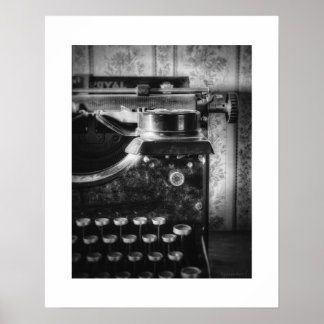 Schwarz-weiß Posterprint einer Vintage-Schreibmasc Poster