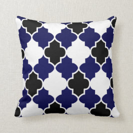 Schwarz-Weiß-Quartett-Muster auf Navy Blue Kissen