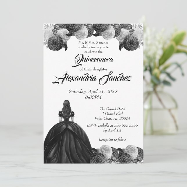 Schwarz-Weiß-Quinceanera Einladung (Stehend Vorderseite)