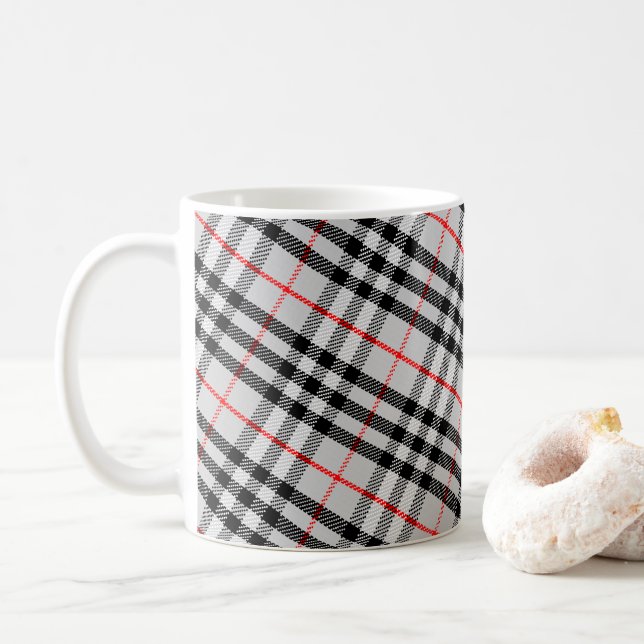Schwarz-weiß Red Gingham | Klassisches Scheckgeweb Kaffeetasse (Mit Donut)
