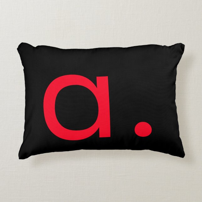 Schwarz-weiß Red Monogram Initial Letter Modern Dekokissen (Vorderseite)