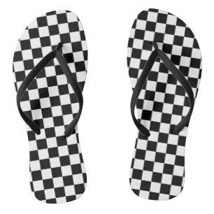 Schwarz-Weiß-Schachbretts am Strand Flip Flops