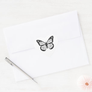 Schwarz-Weiß-Schmetterling Herz-Aufkleber