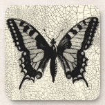Schwarz-Weiß-Schmetterling im Hintergrund Getränkeuntersetzer<br><div class="desc">Ein einfacher Schwarz-Weiß-Schmetterling steht im Mittelpunkt dieses Drucks von Vision Studio. Das zweifarbige Insekt und der gerissene Hintergrund verleihen dem Stück ein rustikales Ambiente. Bestellen Sie noch heute Ihr Exemplar!</div>