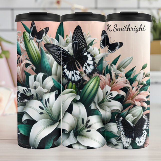 Schwarz-Weiß-Schmetterlinge auf den weißen Lilien Thermosbecher (Von Creator hochgeladen)