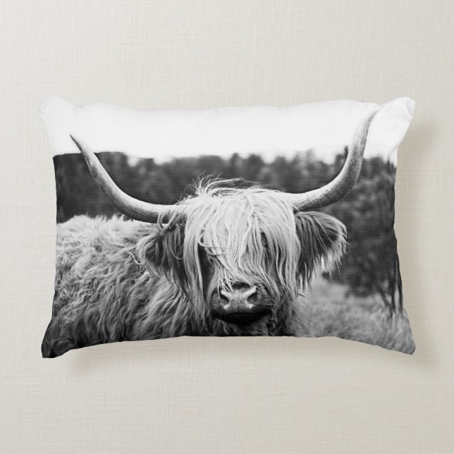 Schwarz-Weiß-Schottischer Highland-Cow-Akzent Dekokissen (Vorderseite)