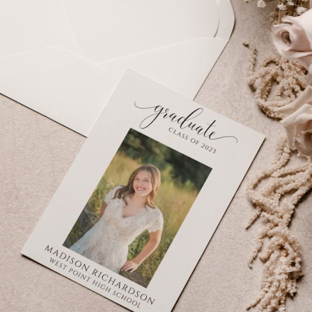 Schwarz-Weiß-Script-Foto-Abschluss Einladung (Von Creator hochgeladen)