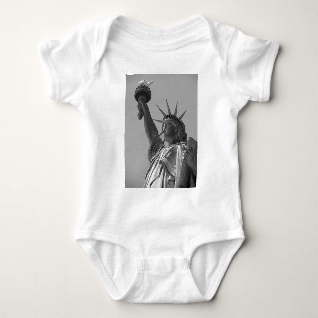 Schwarz-Weiß-Statue der Freiheit New York City Baby Strampler (Vorderseite)
