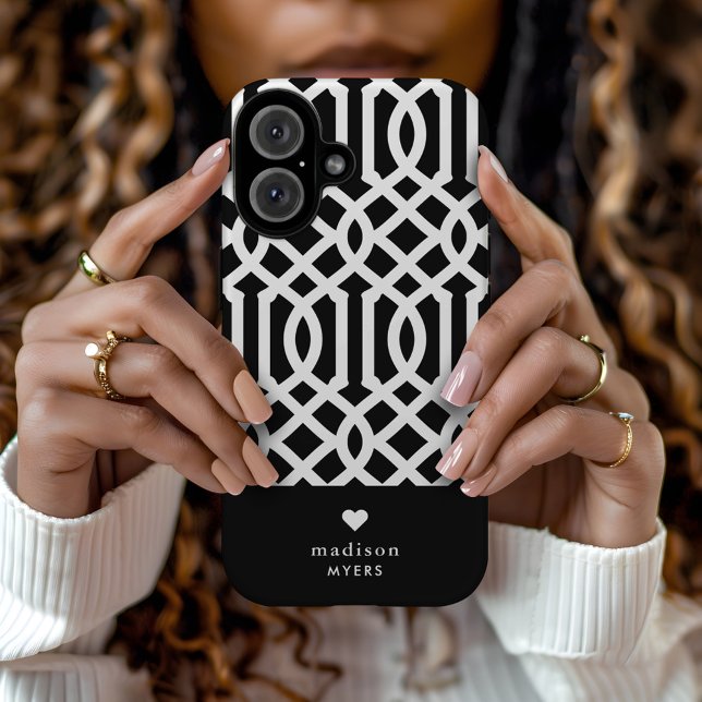 Schwarz-Weiß-Trellis-Herzmonogramm iPhone 16 Hülle (Von Creator hochgeladen)