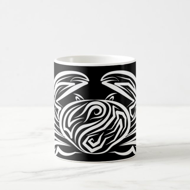 Schwarz-Weiß-Tribal-Krabbe Kaffeetasse (Mittel)