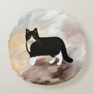 Schwarz-Weiß-Tuxedo-Katze Rundes Kissen