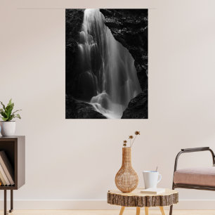 Schwarz-Weiß-Wasserfall lange Exposition Poster