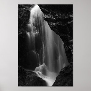 Schwarz-Weiß-Wasserfall lange Exposition Poster