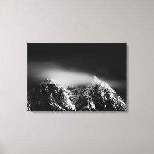Schwarz-Weiß-Wolken mit langer Exposition über den Leinwanddruck