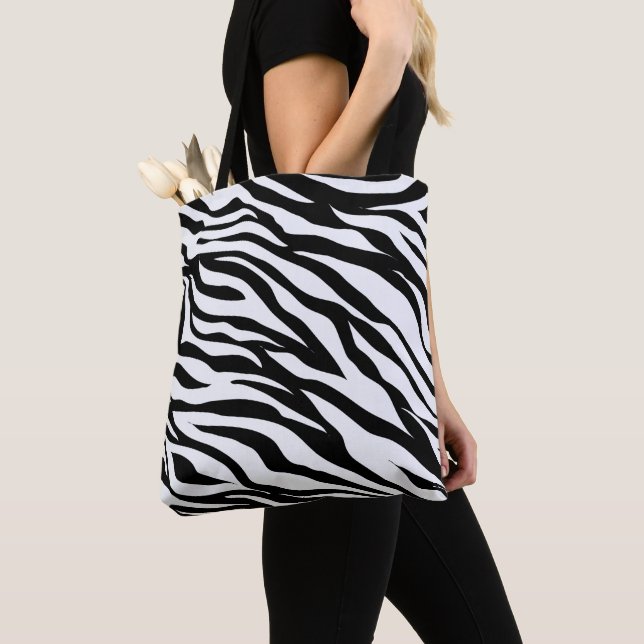 Schwarz-Weiß-Zebra-Tierdruck  Tasche (Von Nahem)