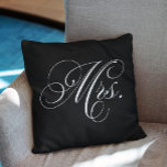 Schwarz-Weiß Zickzack Stripes Mrs. Kissen<br><div class="desc">Sein und ihr Design.</div>