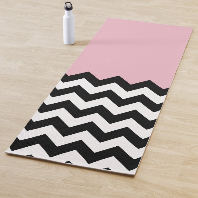 Schwarz-Weiß-Zigzag-Muster, Zickzack, rosa Yogamatte (Beispiel)