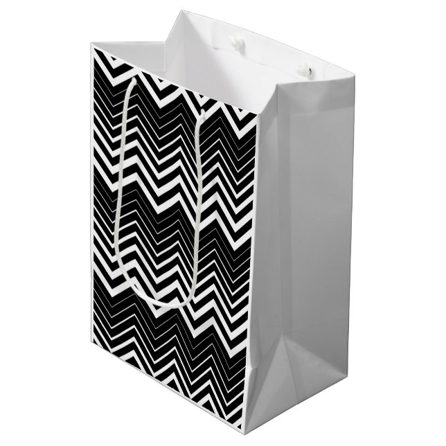 Schwarz-Weiß-Zigzag Zickzack Mittlere Geschenktüte (Vorderseite Schrägansicht)