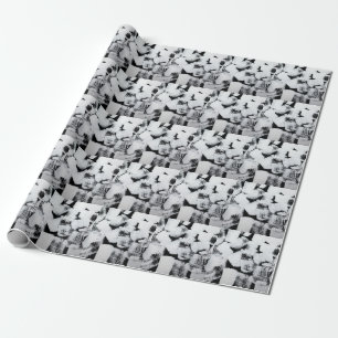 Schwarz-weiße, abstrakt gestrichene Leinwand. Geschenkpapier