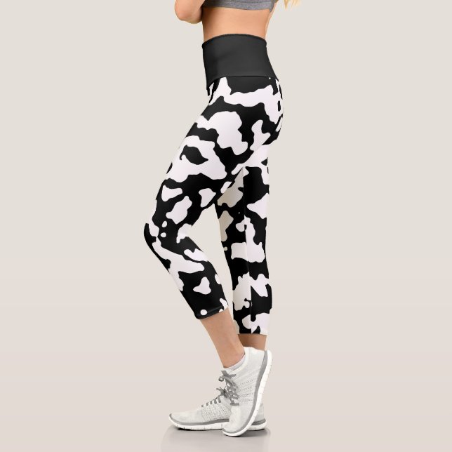 Schwarz-weiße Abstrakte Kuhausdruck Capri Leggings (Links)