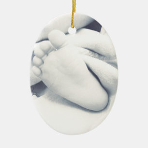 Schwarz-weiße Babyfüße Keramik Ornament